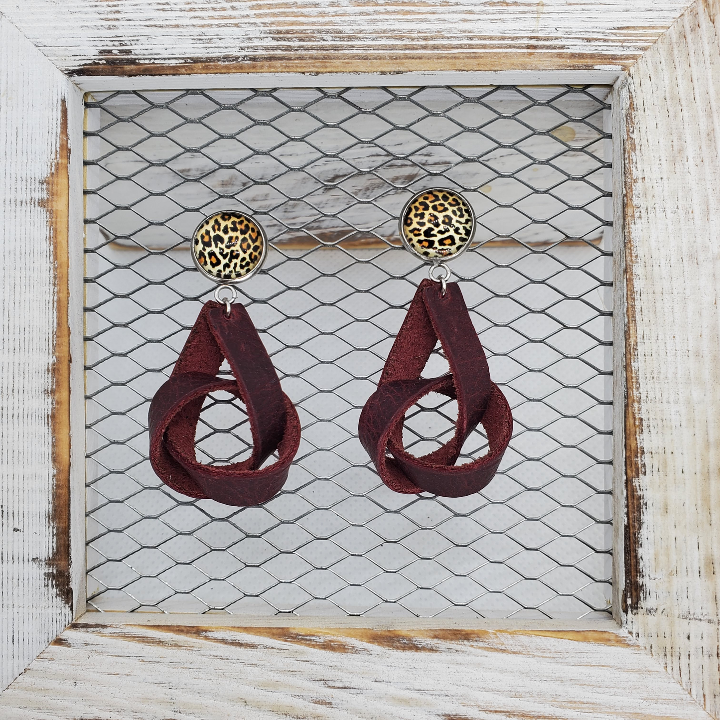 Knots with Studs