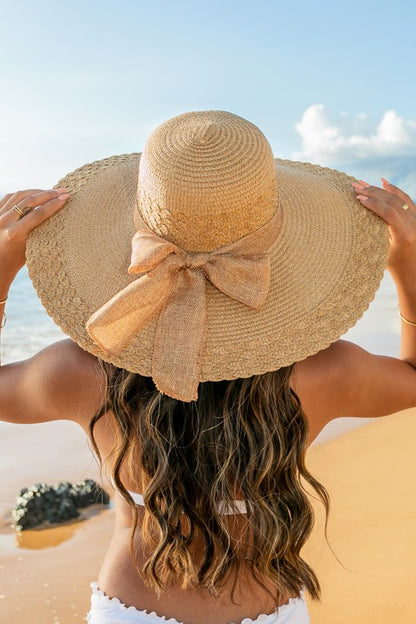 Scallop Edge Bow Accent Sunhat