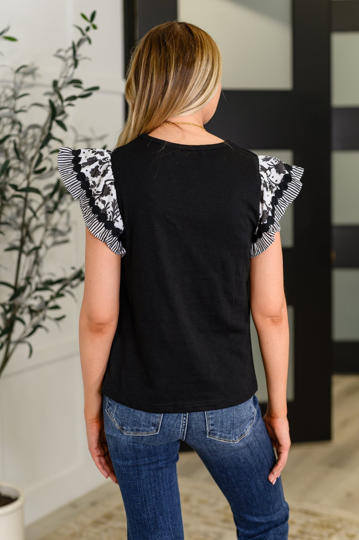Contrast Flutter Sleeve Top in Black