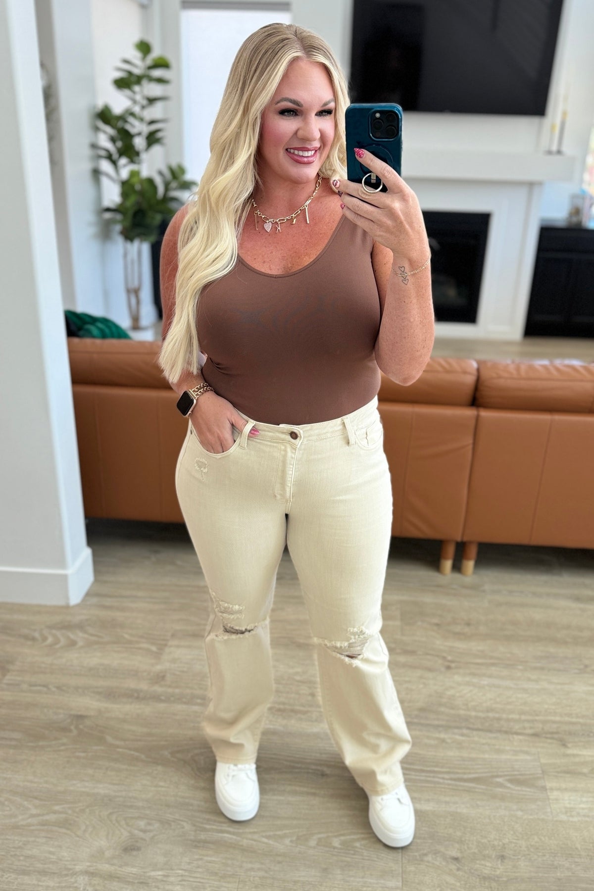 Selena High Rise Judy Blue Distressed 90's Straight Jeans in Bone