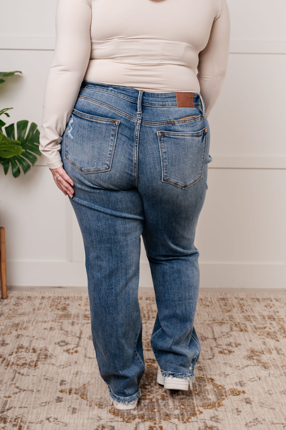 Quinn Mid Rise Cell Phone Pocket Judy Blue Dad Jeans