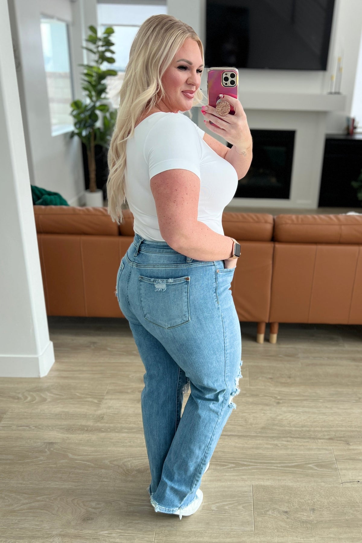 Rose High Rise 90's Straight Judy Blue Jeans in Light Wash