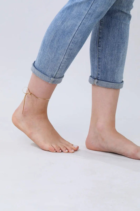 Delicate Gold Bow Anklet – Playful Elegance for Every Step✨