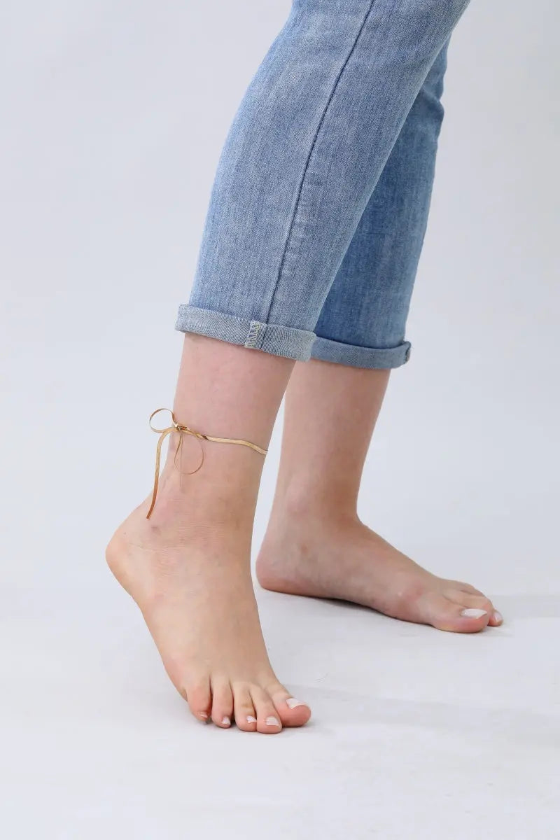 Delicate Gold Bow Anklet – Playful Elegance for Every Step✨
