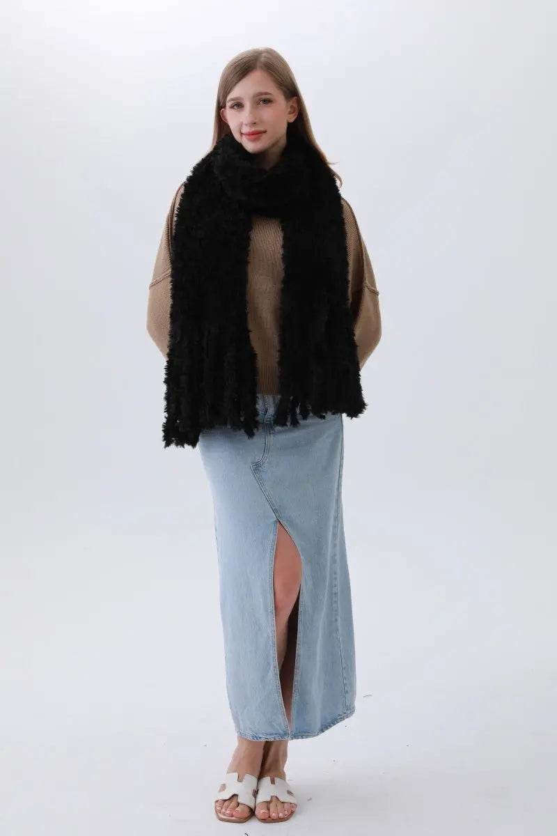 Luxe Bouclé Knit Scarf – Textured Elegance with Fringe❄️✨