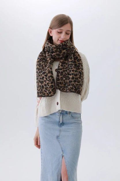 Leopard Print Woven Scarf – Animal Pattern Accent 🐆✨
