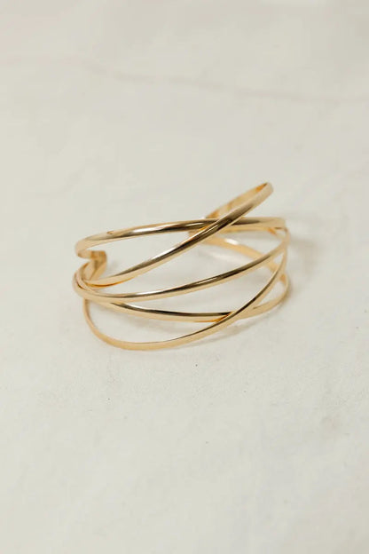 Retro Metallic Cuff Bracelet – Sleek and Stylish