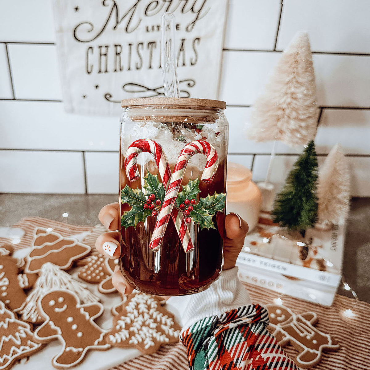 Candy Cane Holly 17oz